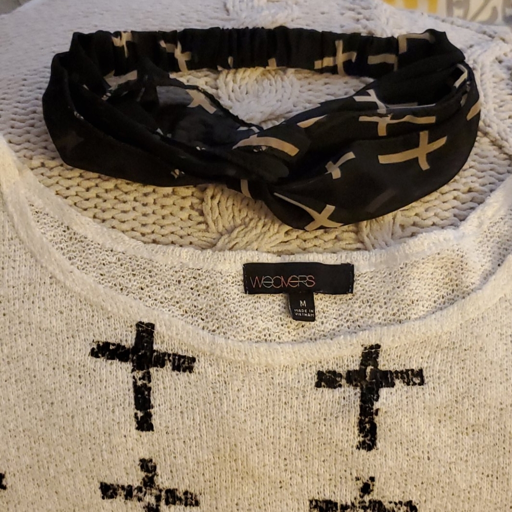 White&black Cross light weight sweater - Picture 3 of 6